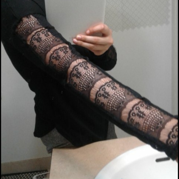 Shirt with lace detailing-Ardene - Picture 7 of 7